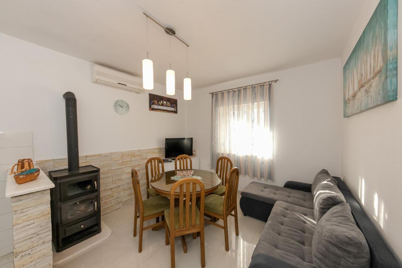 Apartments Mate Vinišće المظهر الخارجي الصورة