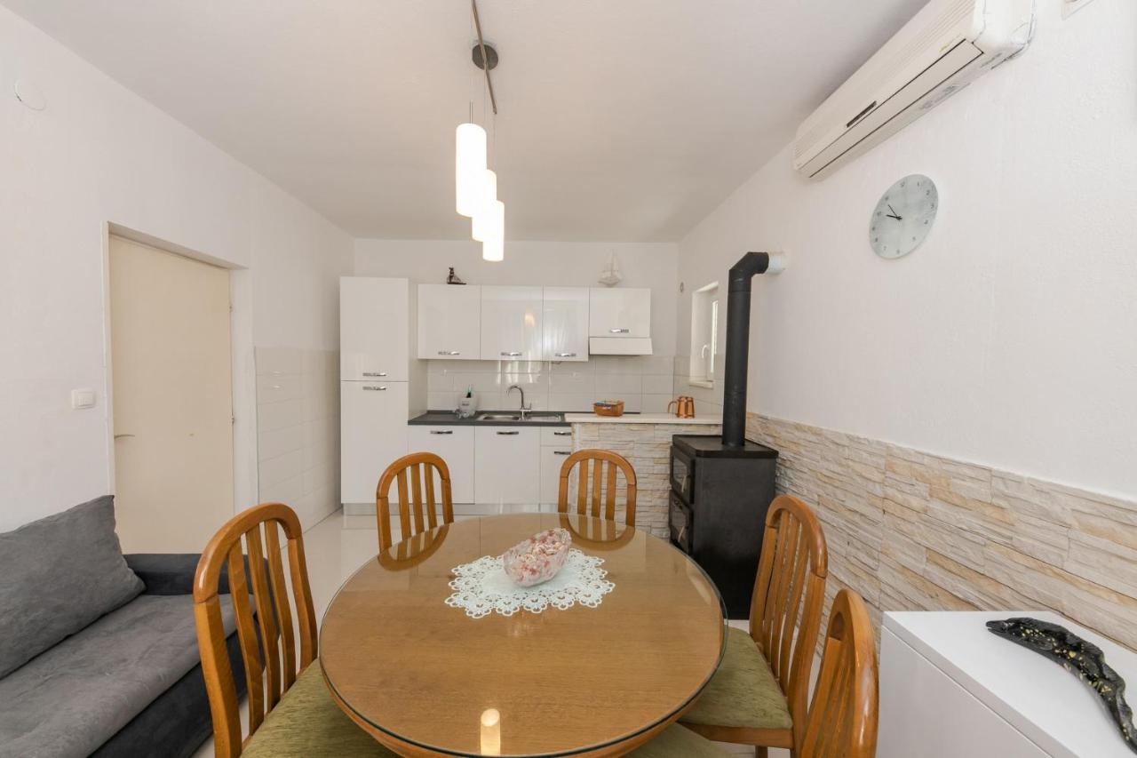 Apartments Mate Vinišće المظهر الخارجي الصورة