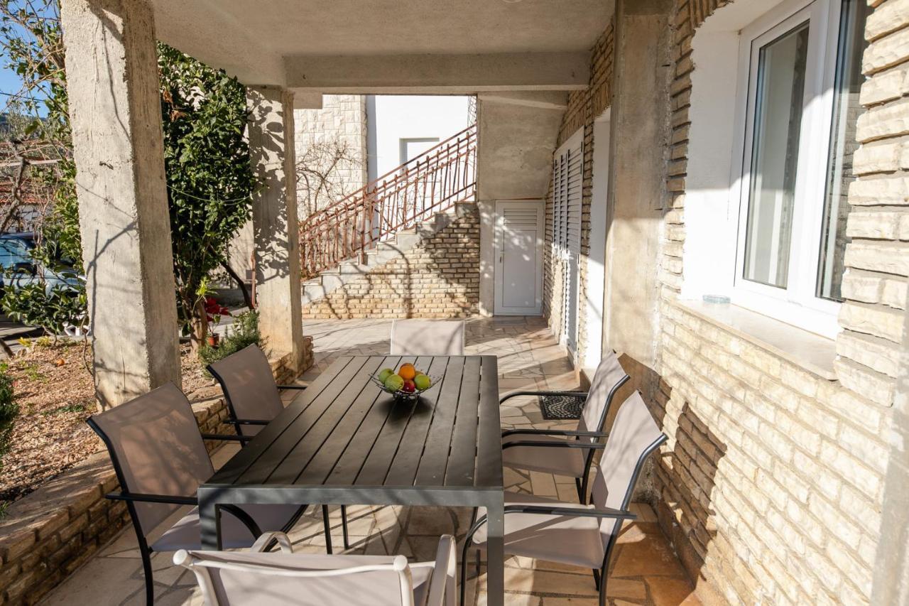 Apartments Mate Vinišće المظهر الخارجي الصورة