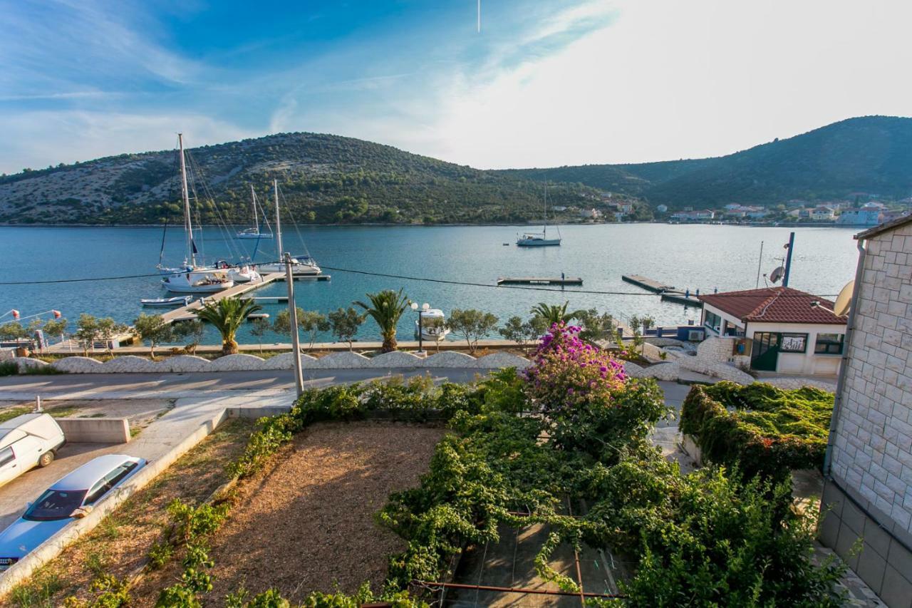 Apartments Mate Vinišće المظهر الخارجي الصورة