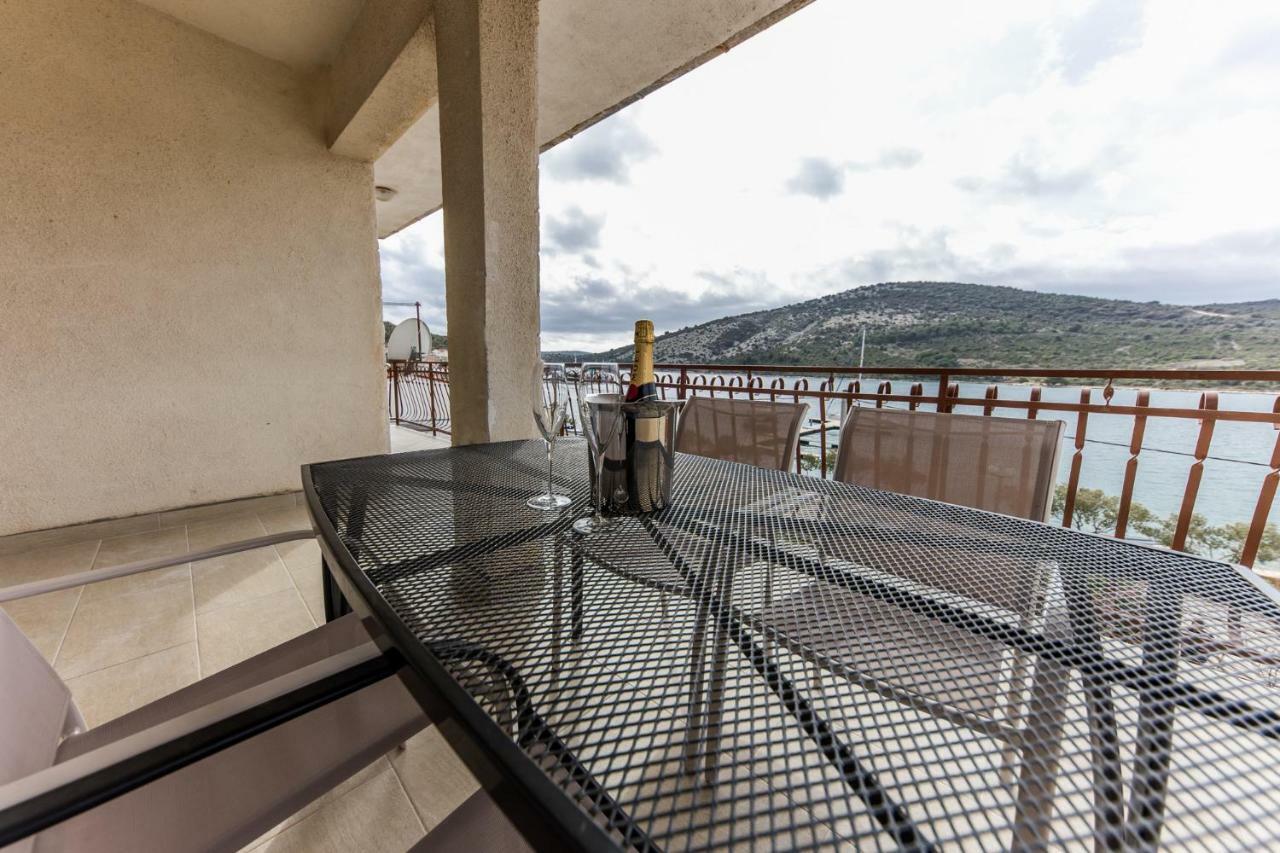 Apartments Mate Vinišće المظهر الخارجي الصورة