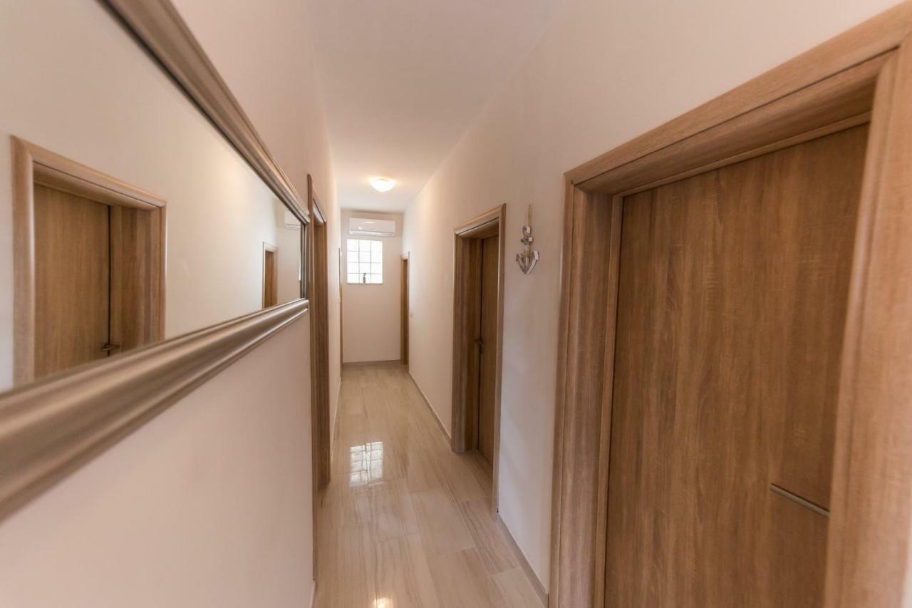 Apartments Mate Vinišće المظهر الخارجي الصورة