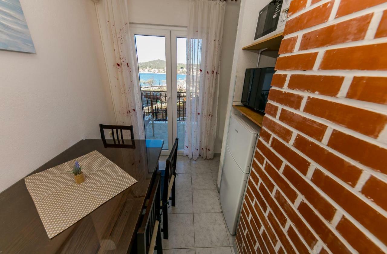 Apartments Mate Vinišće المظهر الخارجي الصورة