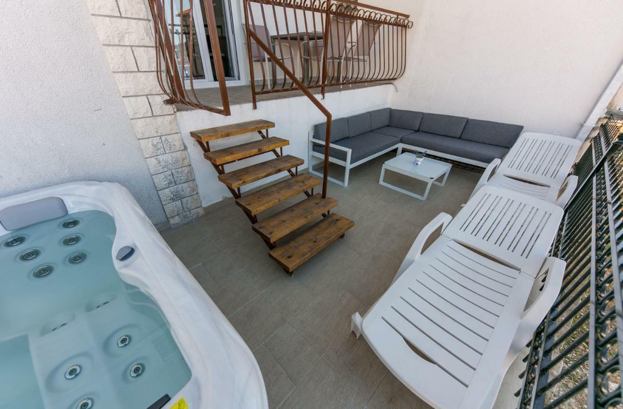 Apartments Mate Vinišće المظهر الخارجي الصورة